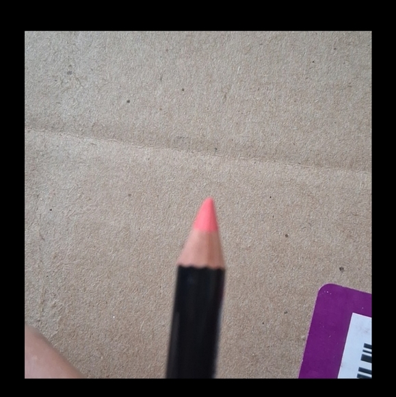 Givenchy NWOB Coral Lip Liner - Picture 4 of 4